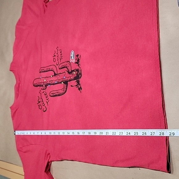 Justin Boots Size L Red "O Cactus Tree" Christmas Graphic T Shirt Exc. Used Cond - Picture 6 of 8